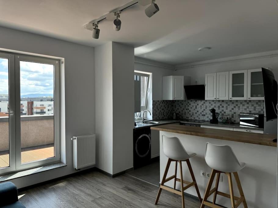 Seville Studio Cu Terasa & Vedere La Munte บราชอฟ ภายนอก รูปภาพ
